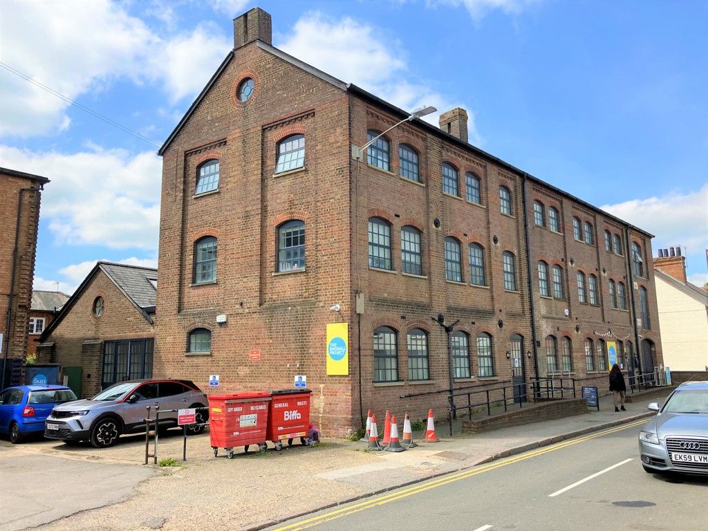 Property photo 3 of 7 Photo 1