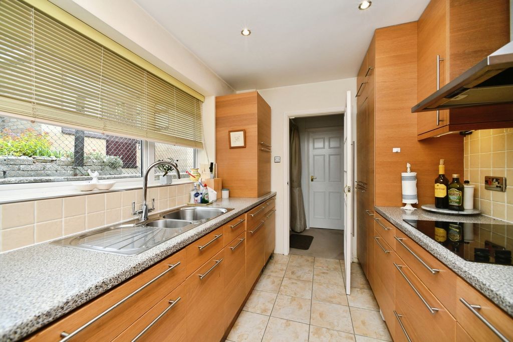 Property photo 2 of 17 Kitchen
