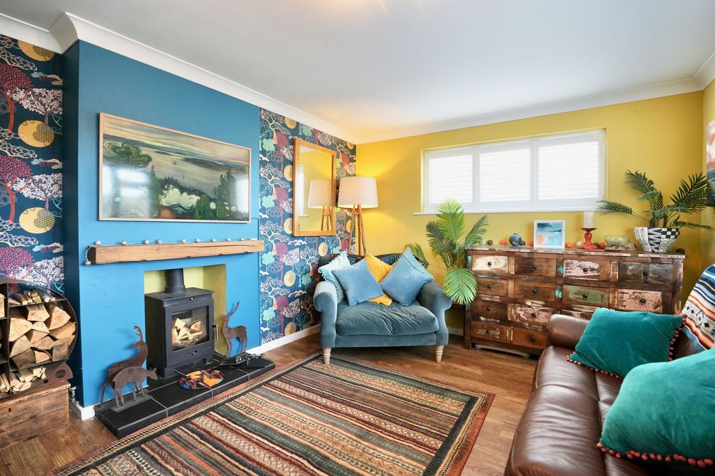 Property photo 3 of 24