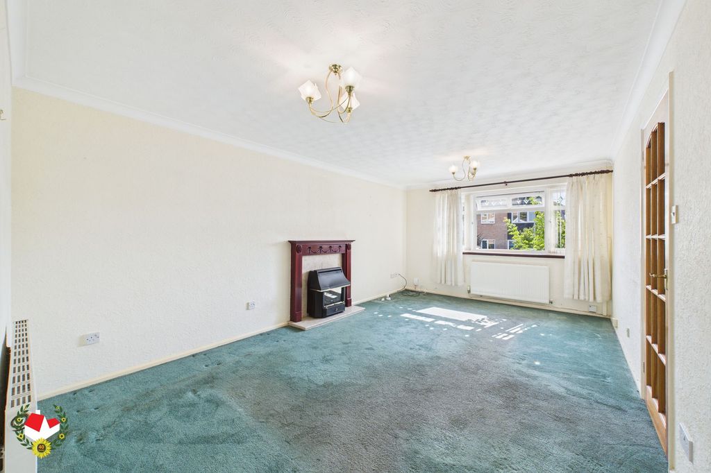 Property photo 2 of 18
