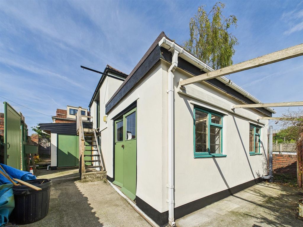Property photo 2 of 17 1- Yard And Workshop.Jpg