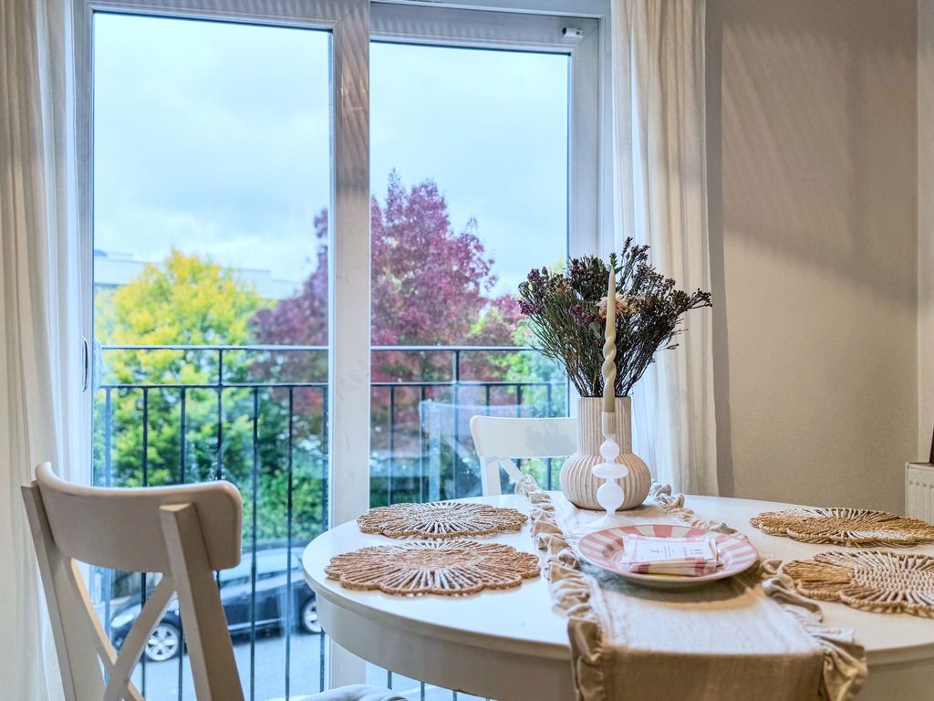 Property photo 2 of 27