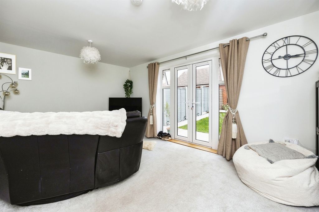 Property photo 3 of 17