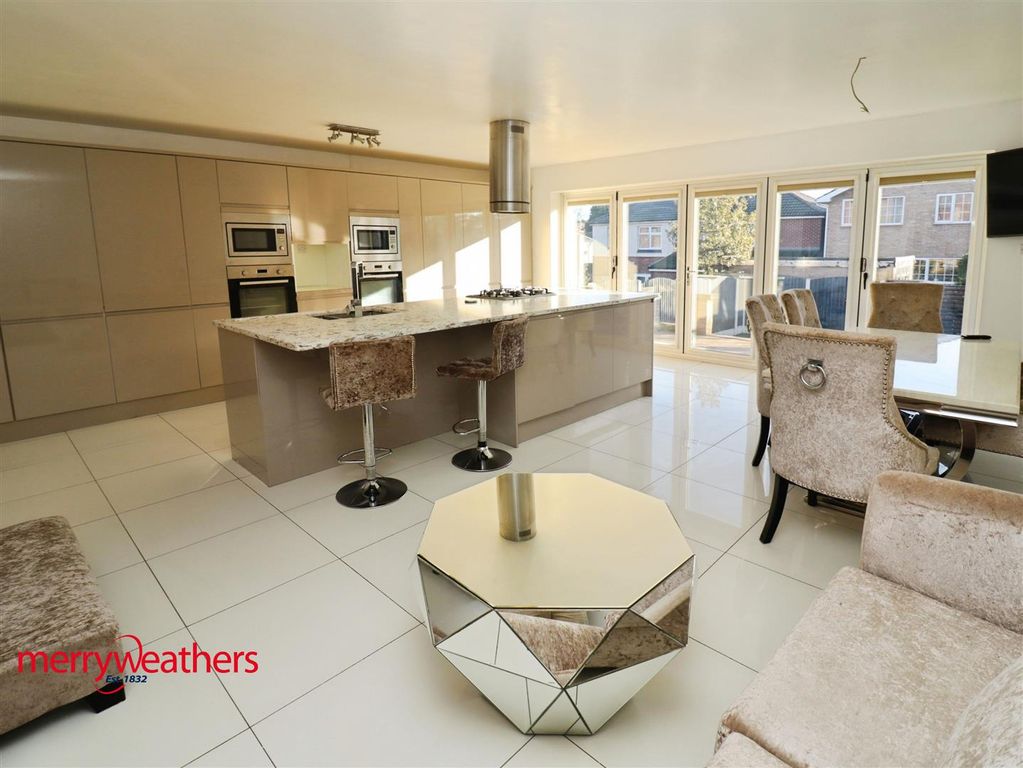 Property photo 2 of 28 Magnificent Dining Kitchen Extension