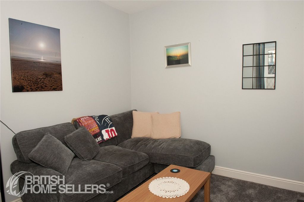 Property photo 3 of 21 Picture No. 05