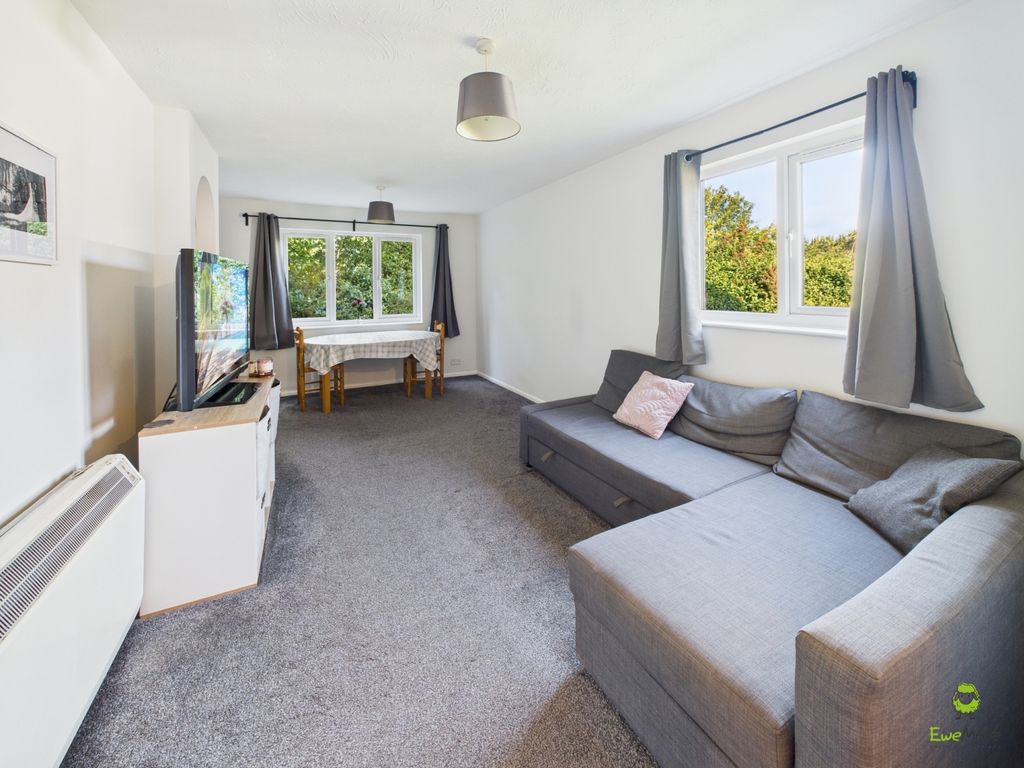 Property photo 3 of 8 Presented By Robert At Ewemove Bexleyheath And Dar