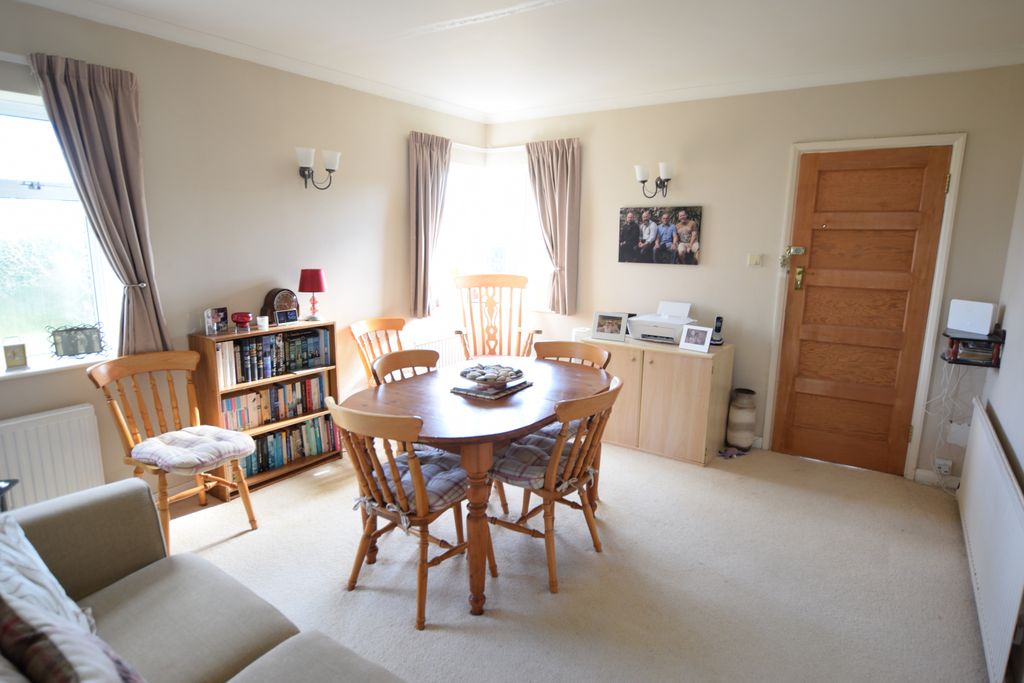 Property photo 2 of 15 Lounge/Diner