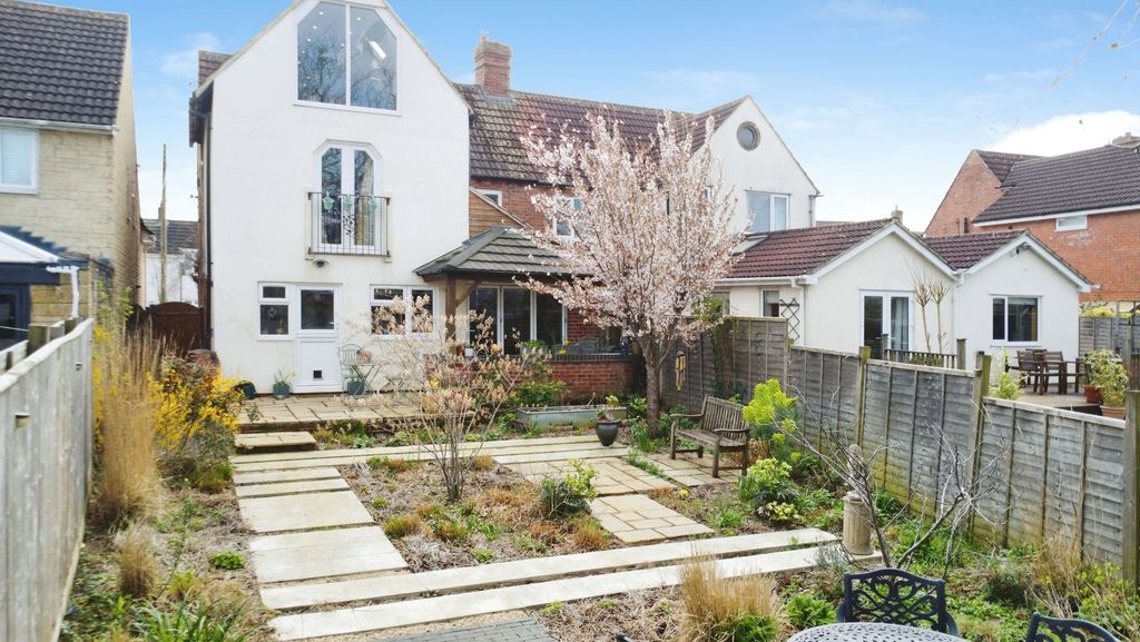 Property photo 1 of 35