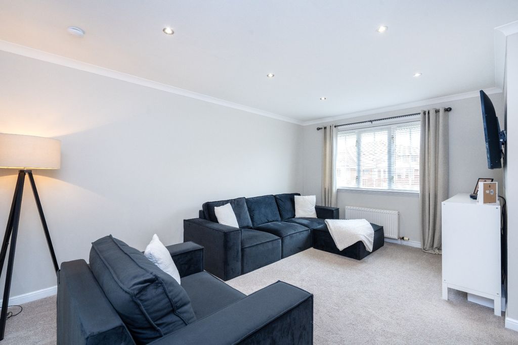 Property photo 2 of 34 4473565