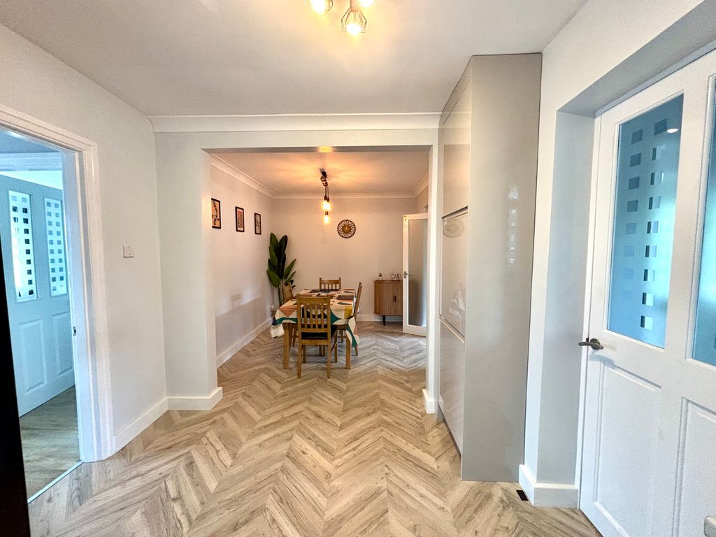 Property photo 3 of 23 Dining Room