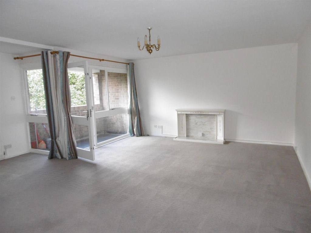 Property photo 2 of 13 Lounge/Diner