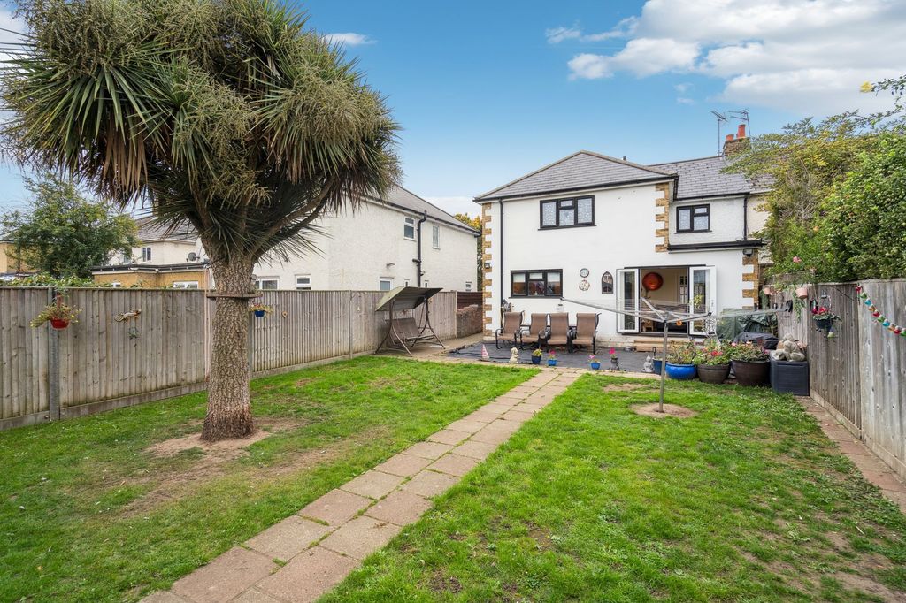 Property photo 2 of 26