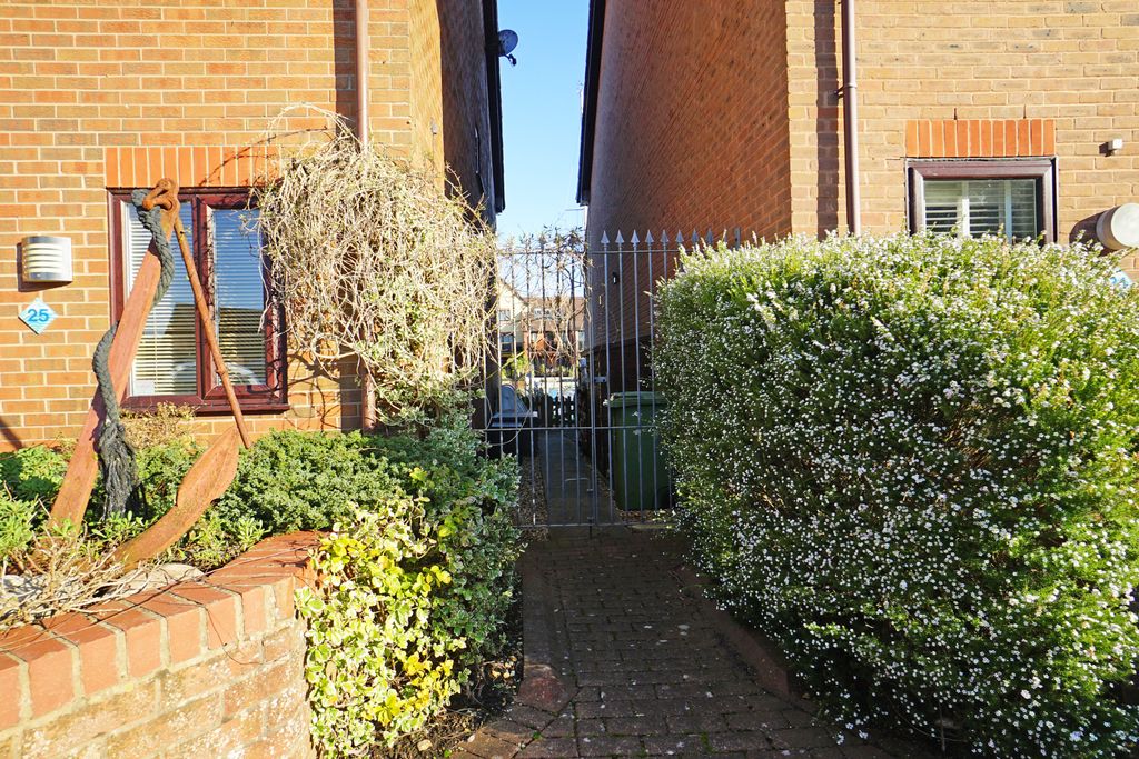 Property photo 3 of 12 Dsc00333