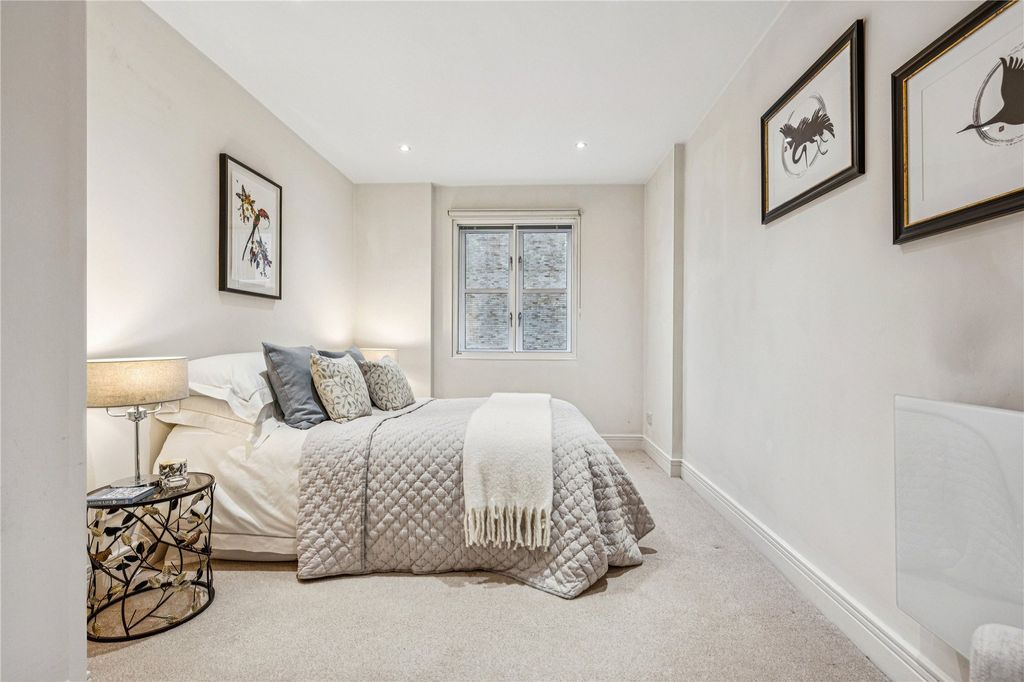 Property photo 2 of 16 Picture No. 11