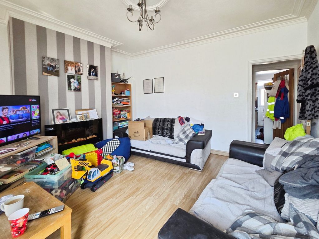 Property photo 2 of 17 4Aa8d1Bd-1000153754