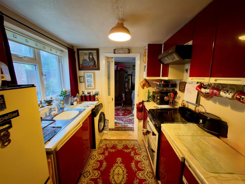 Property photo 3 of 19 Kitchen 1.Jpg