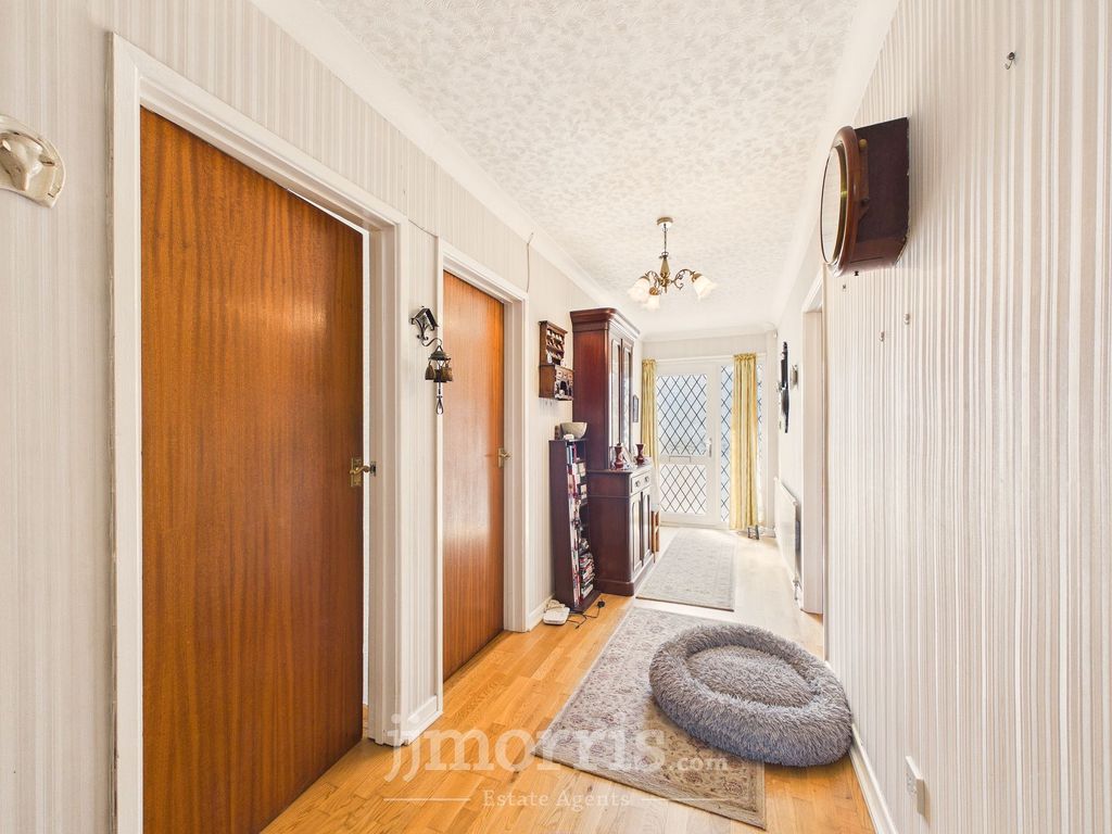 Property photo 3 of 36