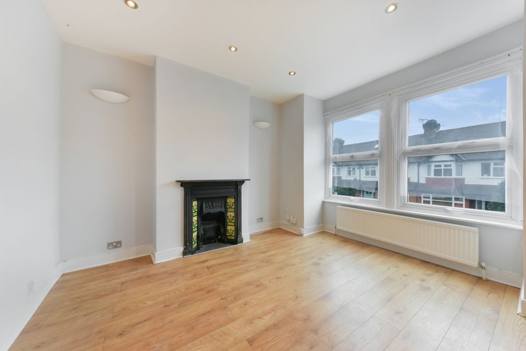Property photo 2 of 12 Picture No. 33