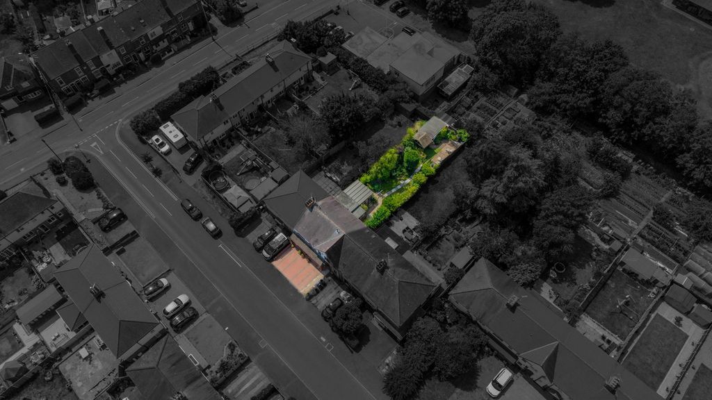 Property photo 2 of 35