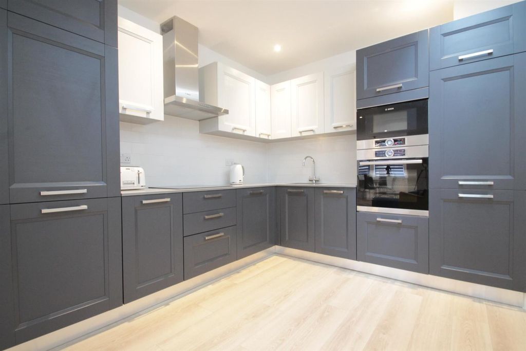 Property photo 3 of 8 14Ikl_Ulyug6Wy9E5Yj_Tq.Jpg