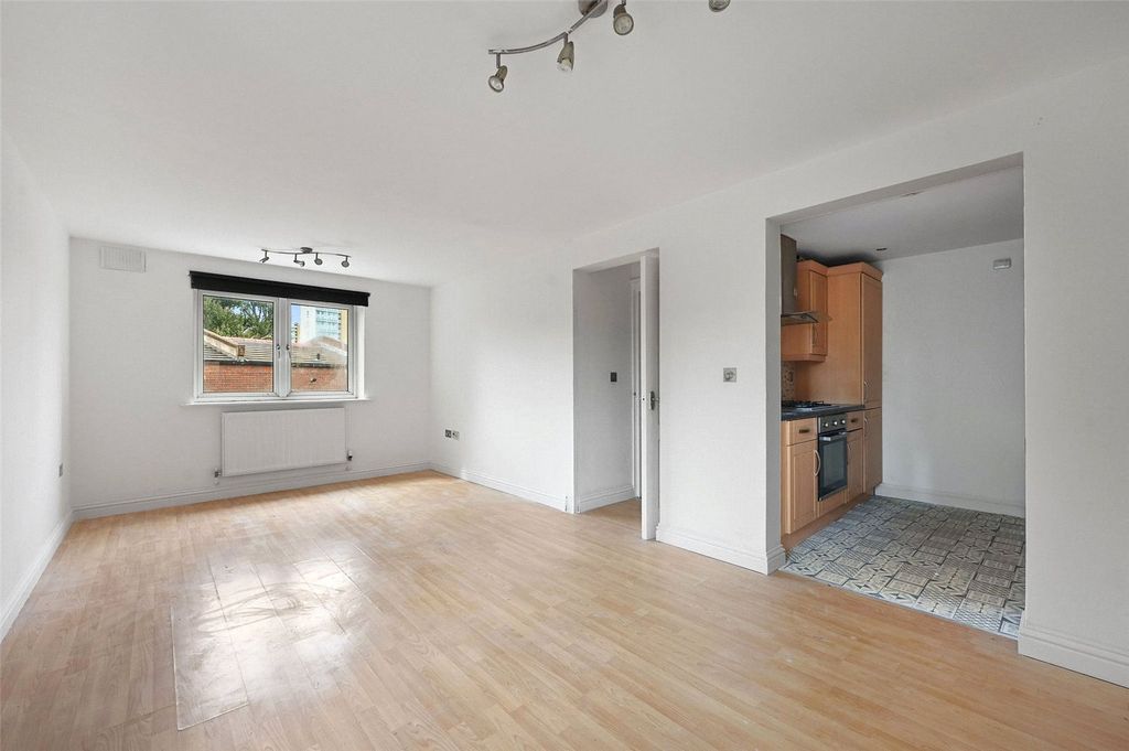 Property photo 2 of 10 Living Room