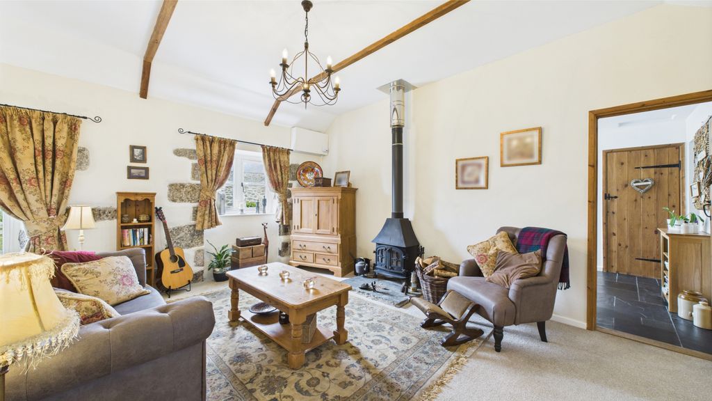 Property photo 3 of 12 Gallery
