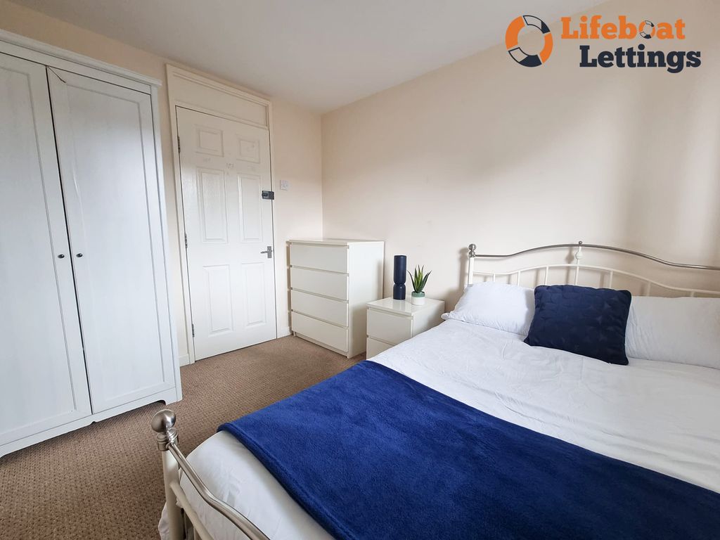 Property photo 2 of 6 Bedroom 5B