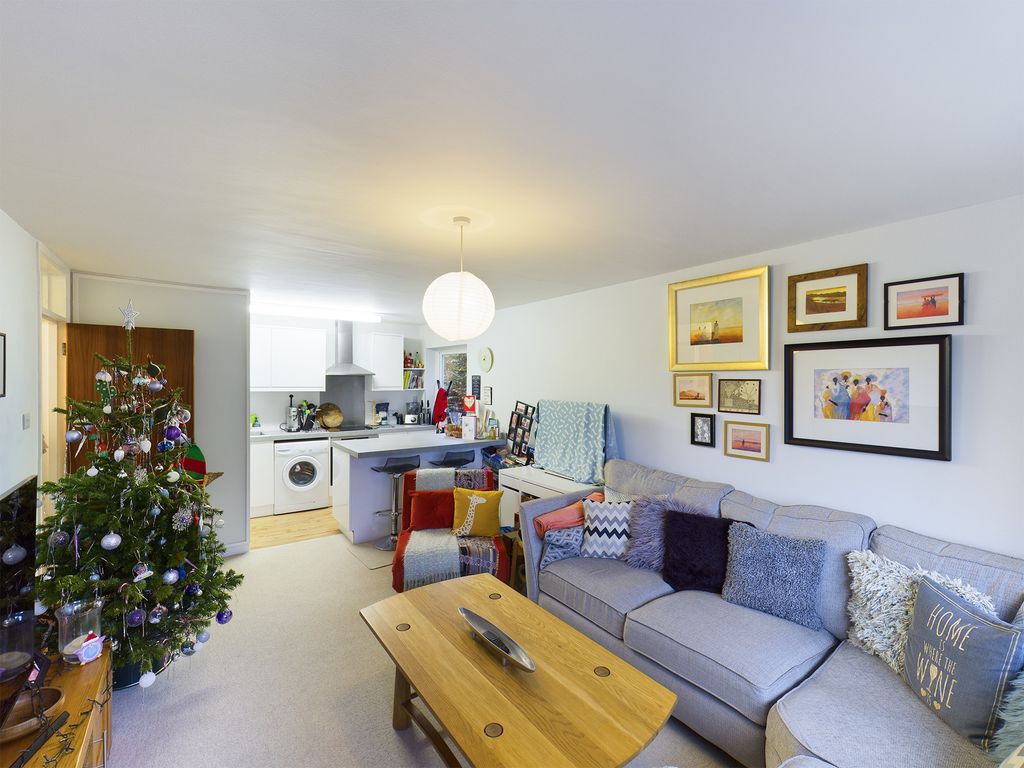 Property photo 3 of 8