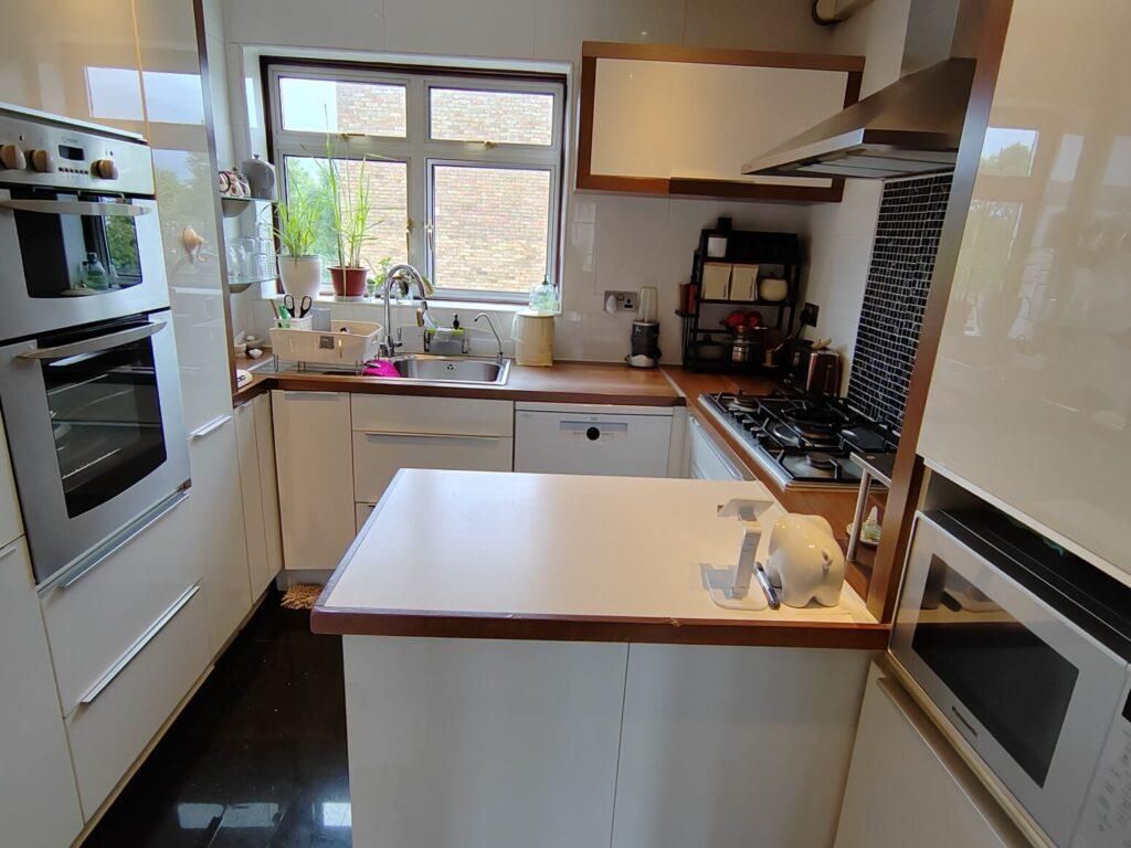 Property photo 2 of 15 Kitchen