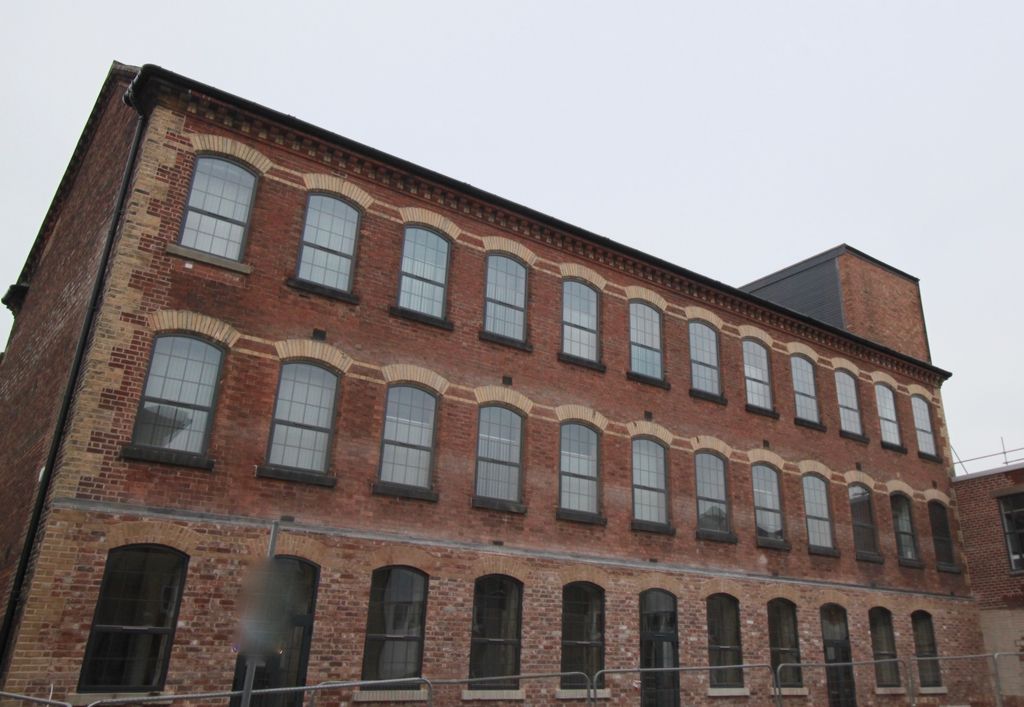 Property photo 1 of 8 Photo 3