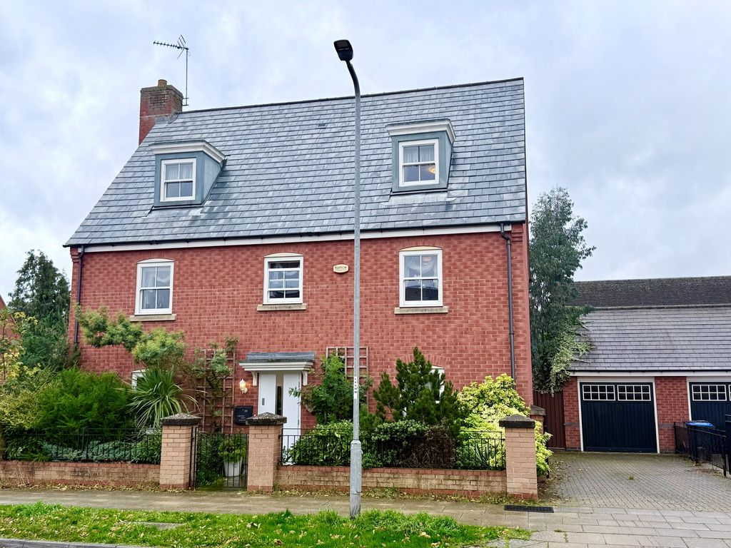 Property photo 1 of 20 Front