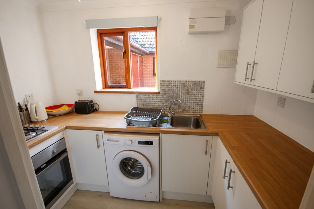 Property photo 3 of 8 Img_8807