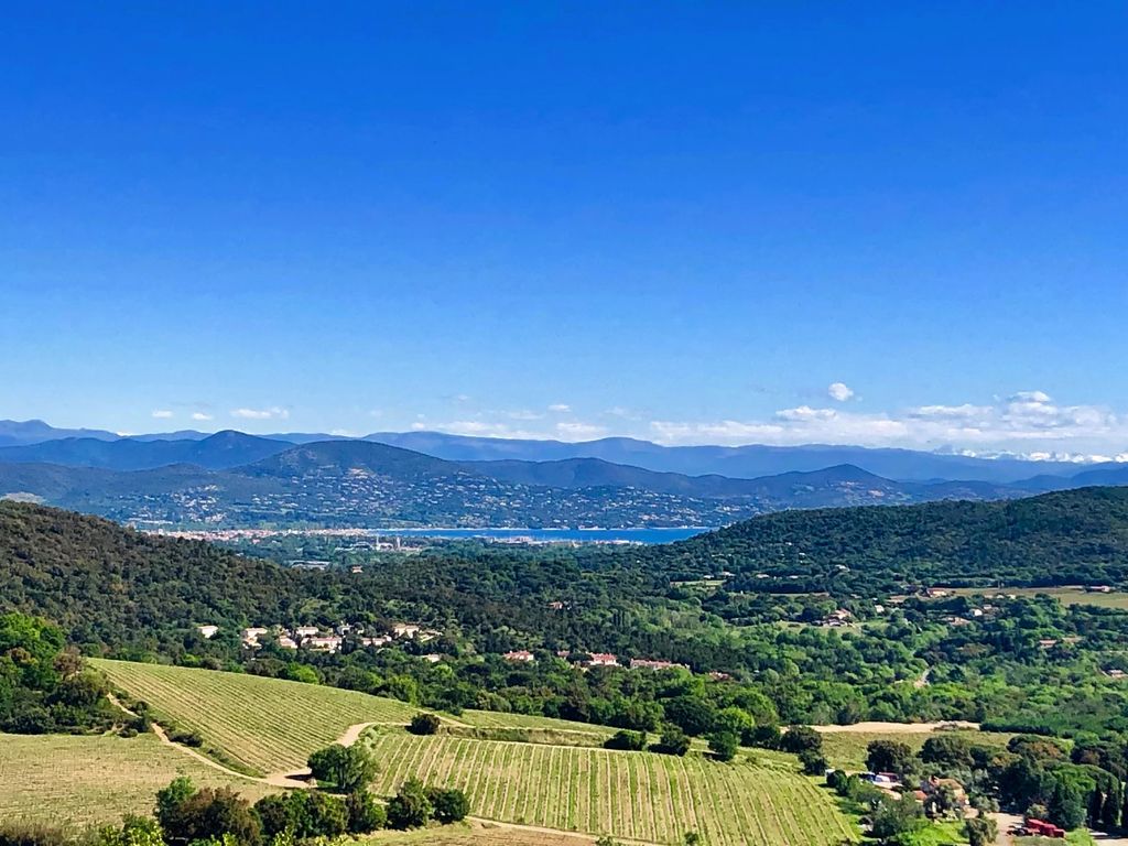 Property photo 2 of 8