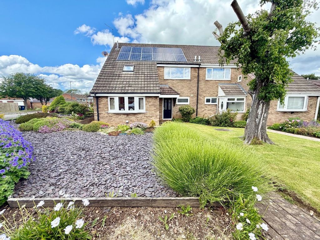 Property photo 1 of 18 Front