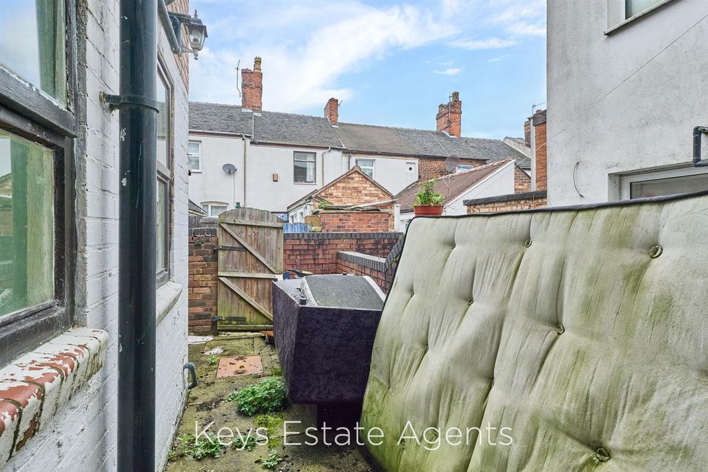 Property photo 2 of 9 Outside