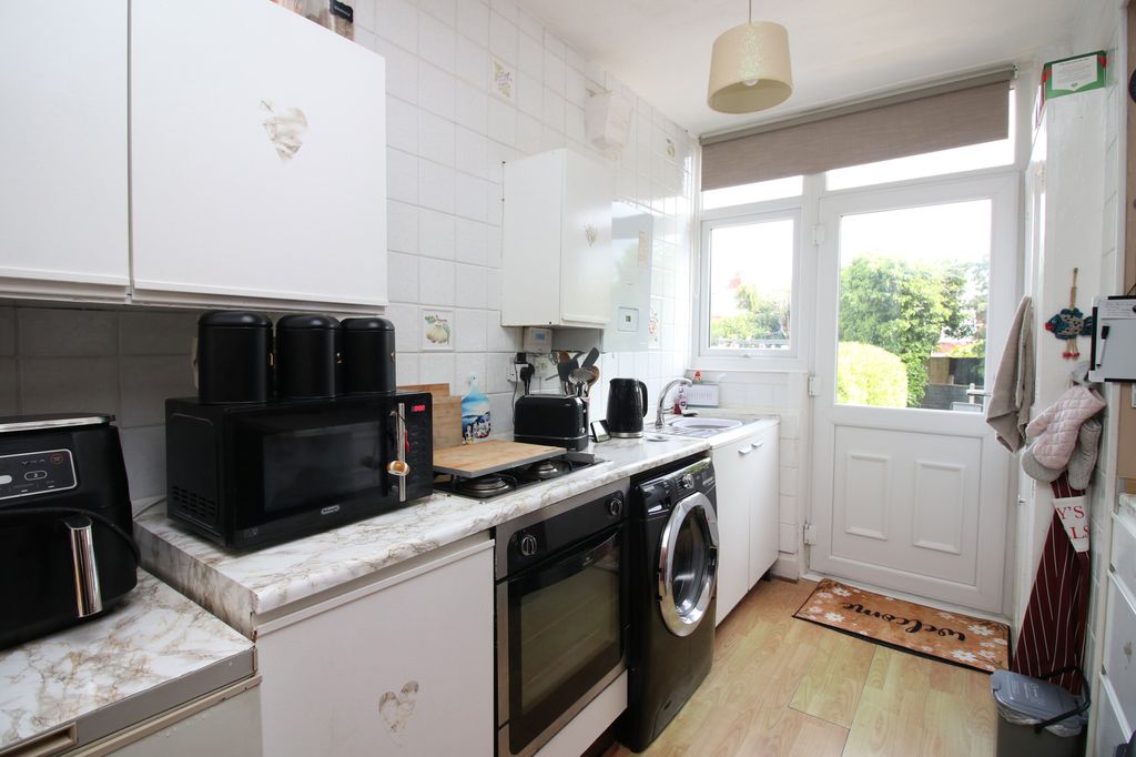 Property photo 3 of 16