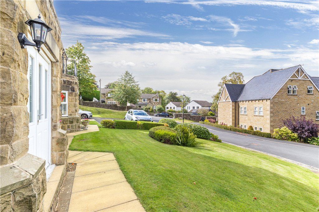 Property photo 2 of 14 Private Entrance