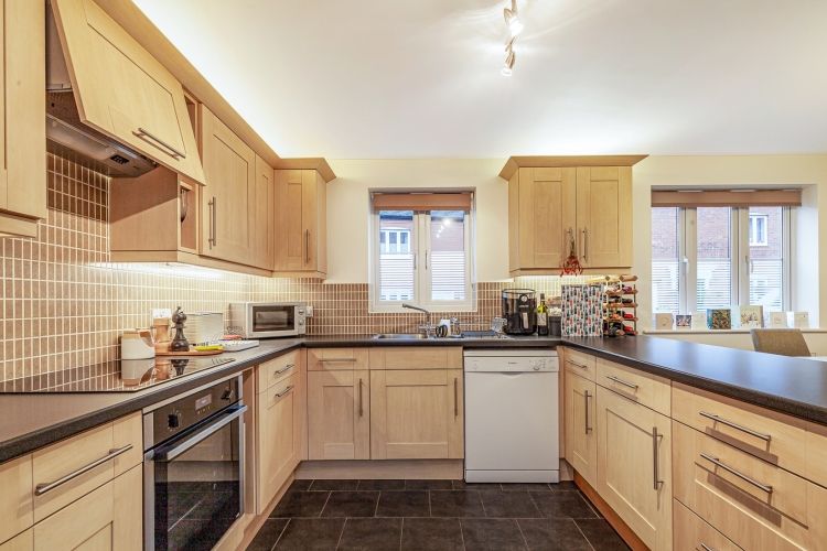 Property photo 3 of 10 310156