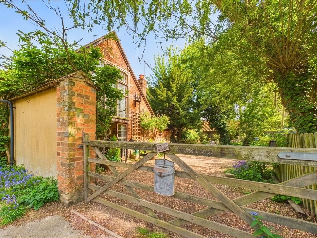 Property photo 2 of 13