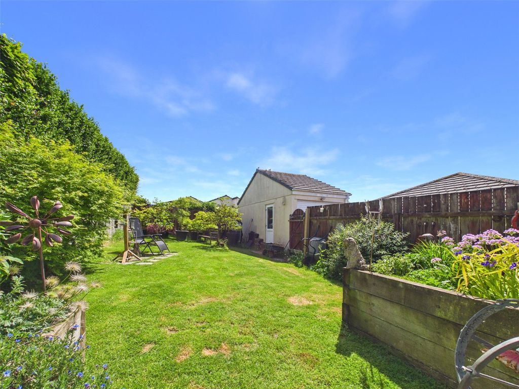 Property photo 3 of 25 Picture No. 01