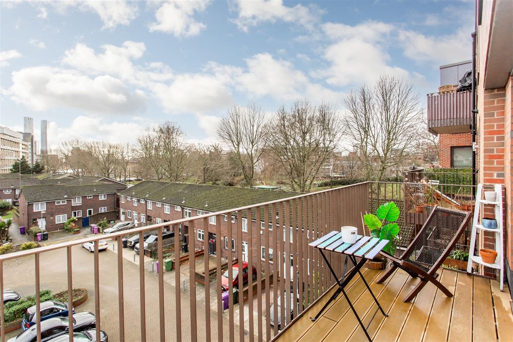 Property photo 2 of 13 Balcony