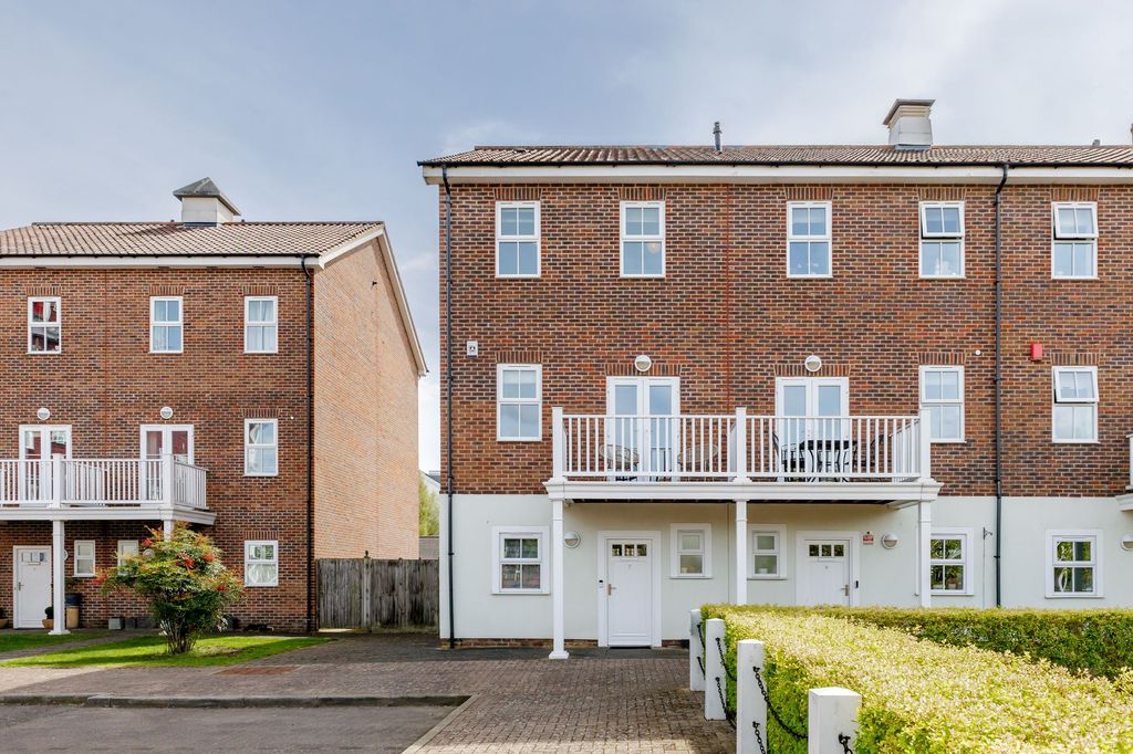 Property photo 1 of 49 Ivy Gate