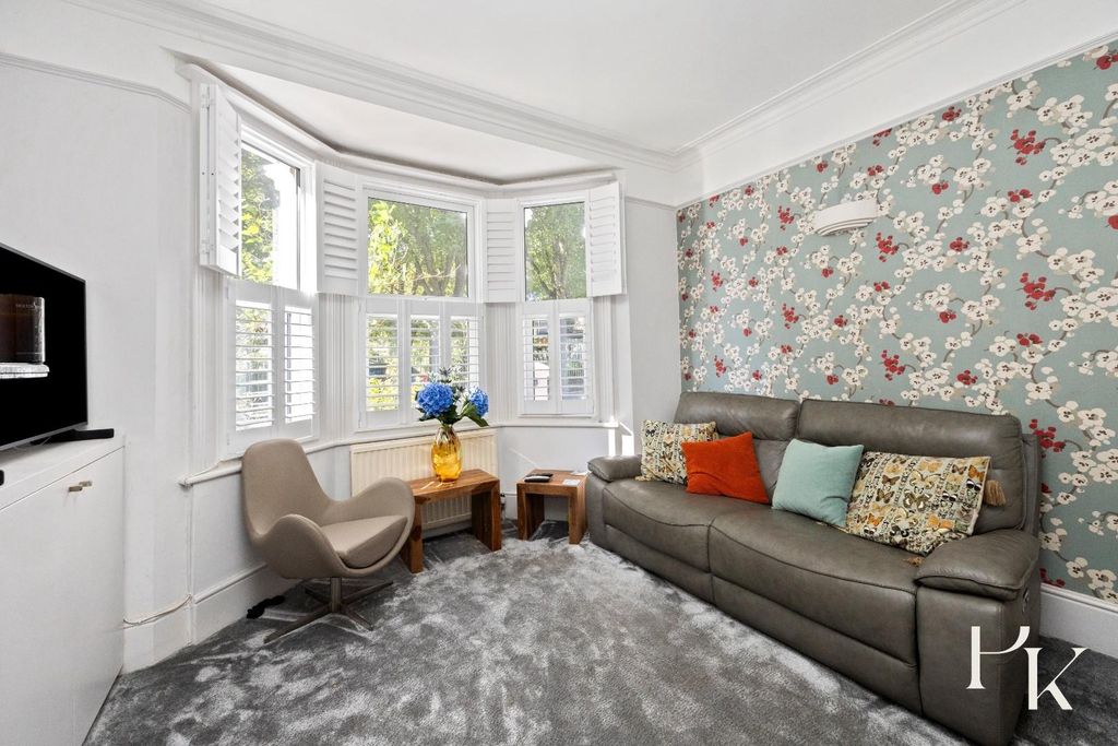 Property photo 3 of 27 Tamworth Road, 37-013.Jpg