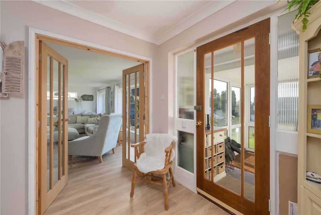 Property photo 3 of 30 Picture No. 12