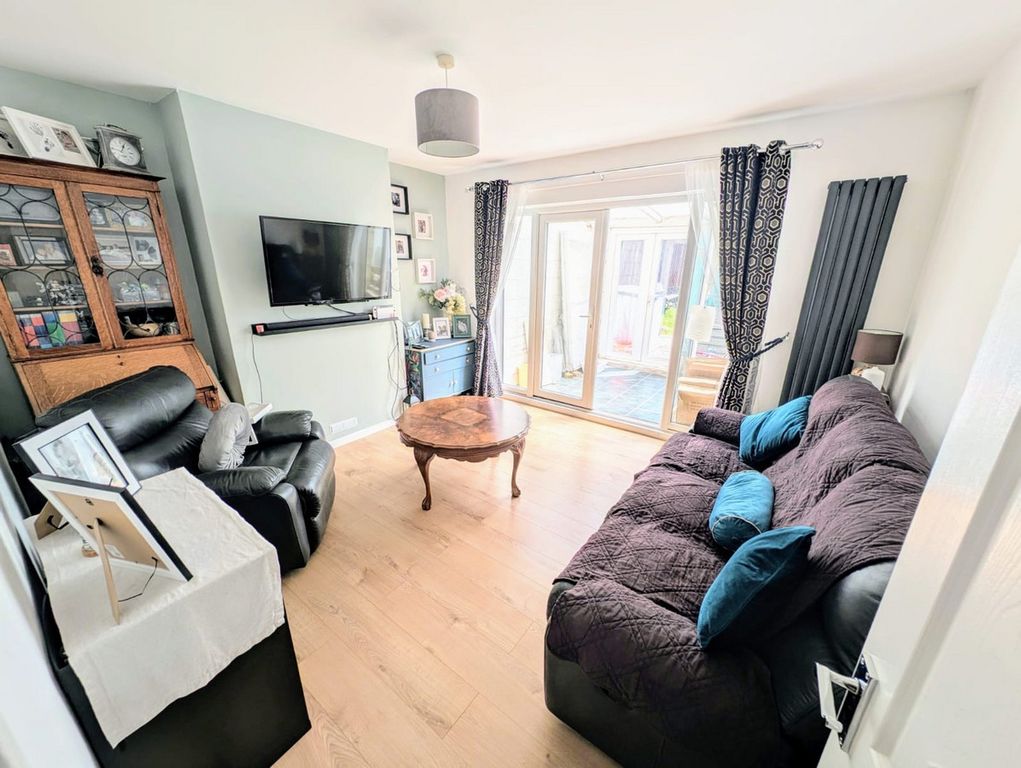 Property photo 3 of 12