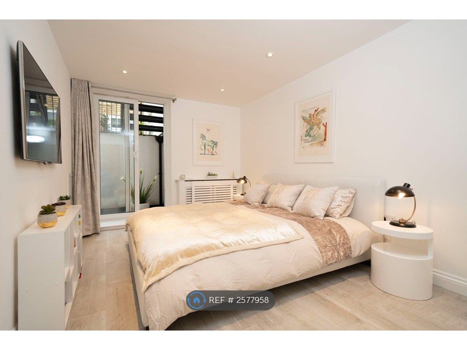 Property photo 3 of 11 Master When Furnished