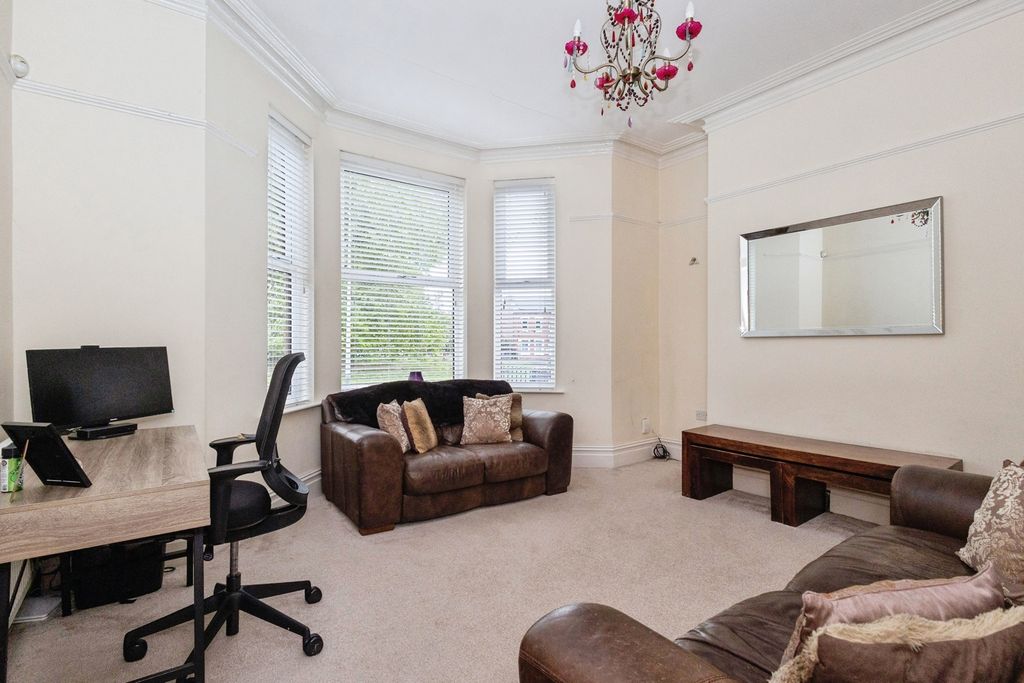 Property photo 3 of 17 Photo
