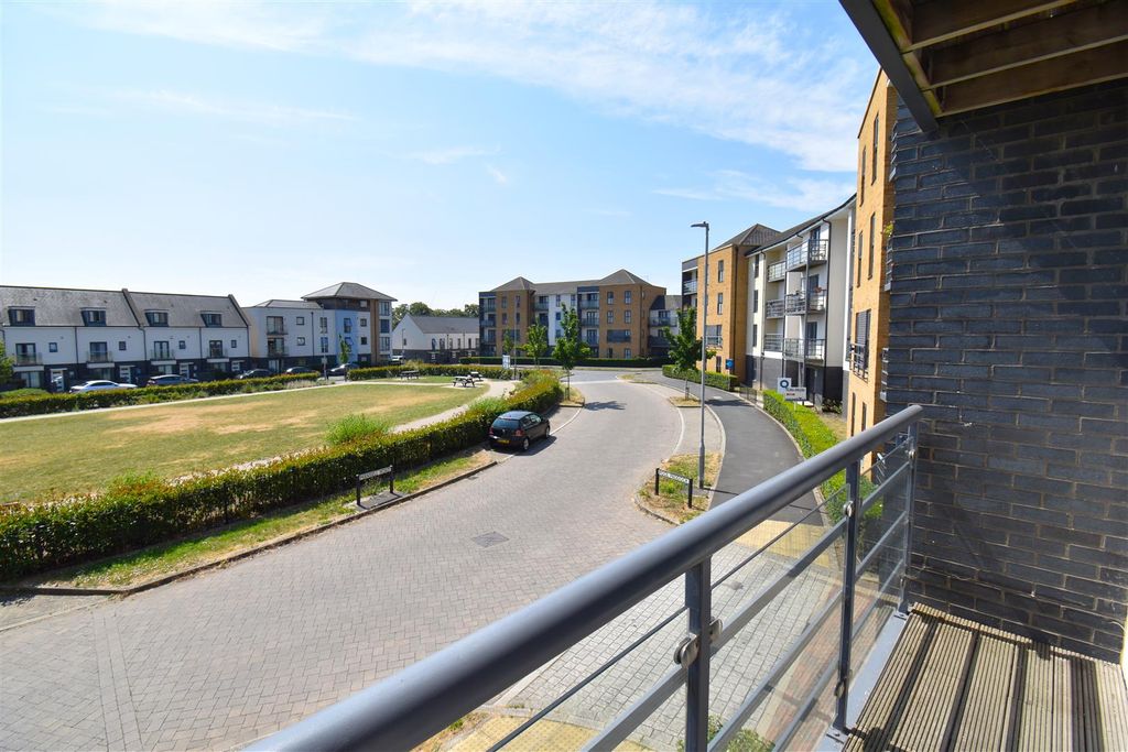 Property photo 3 of 12 6.Jpg