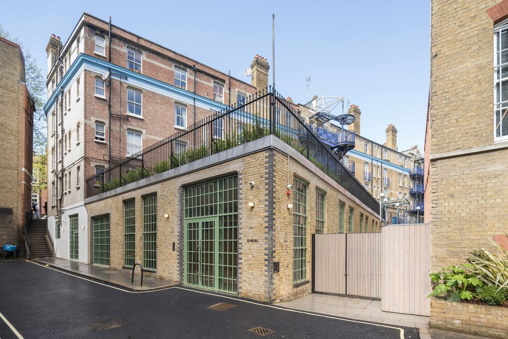 Property photo 1 of 54 MC37834835Hr.Jpg