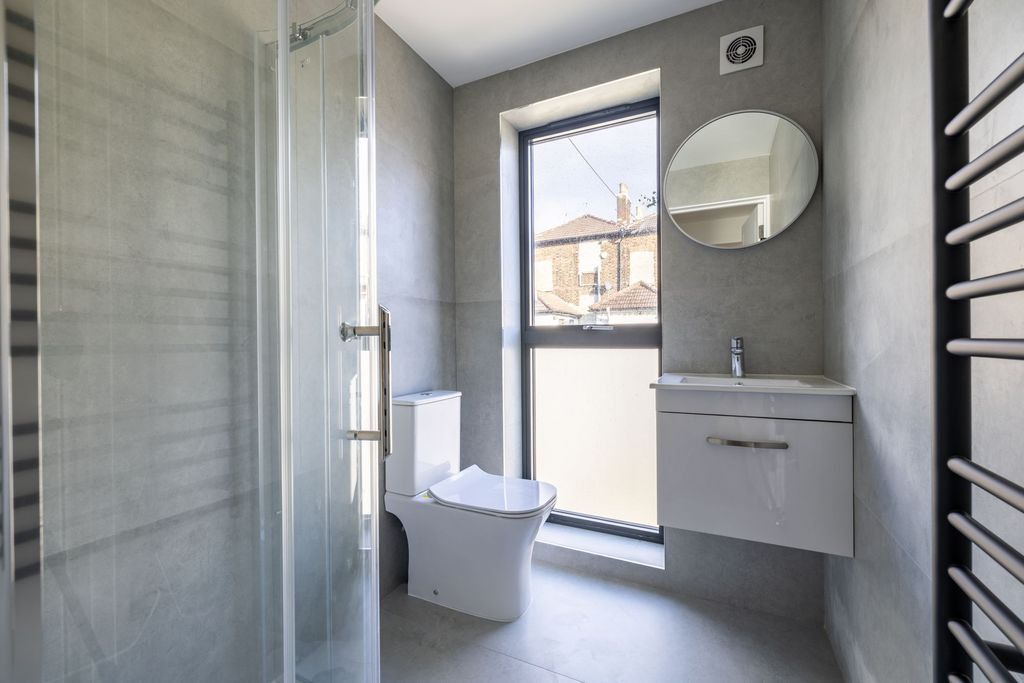 Property photo 2 of 3